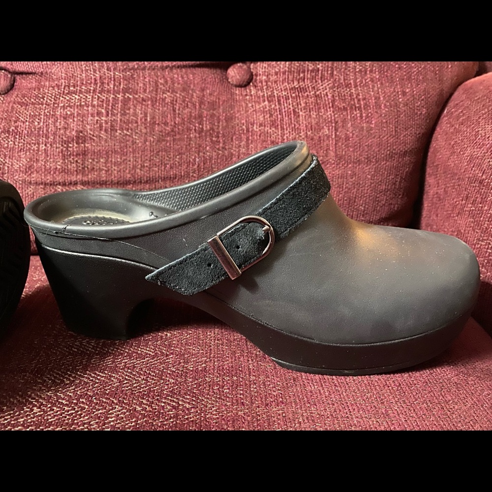 Women’s Sarah clogs in black
